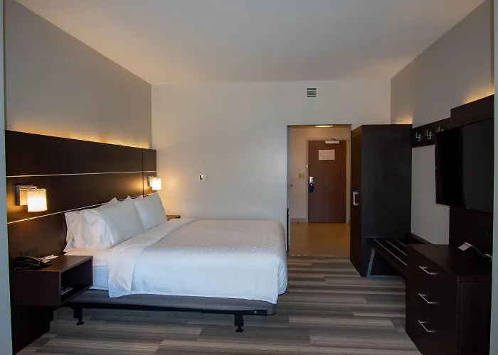 Holiday Inn Express & Suites Tonawanda - Buffalo Area By Ihg